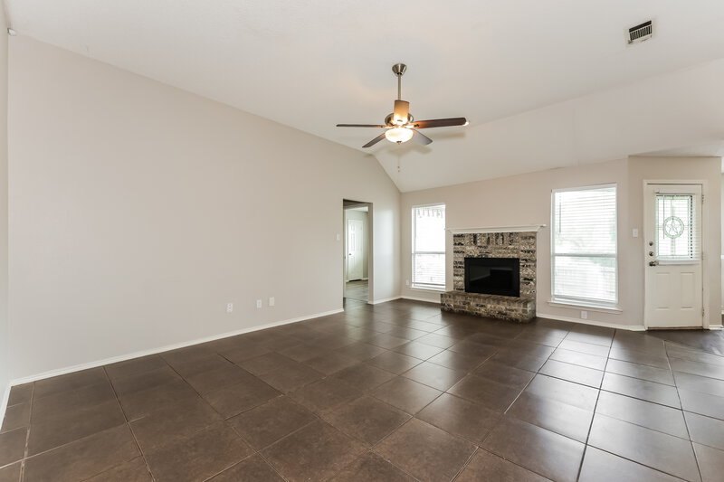 2,170/Mo, 706 Valleycreek Rd Mesquite, TX 75181 Living Room View