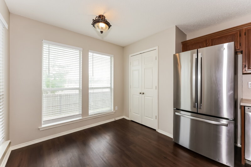 2,170/Mo, 706 Valleycreek Rd Mesquite, TX 75181 Dining Room View 2