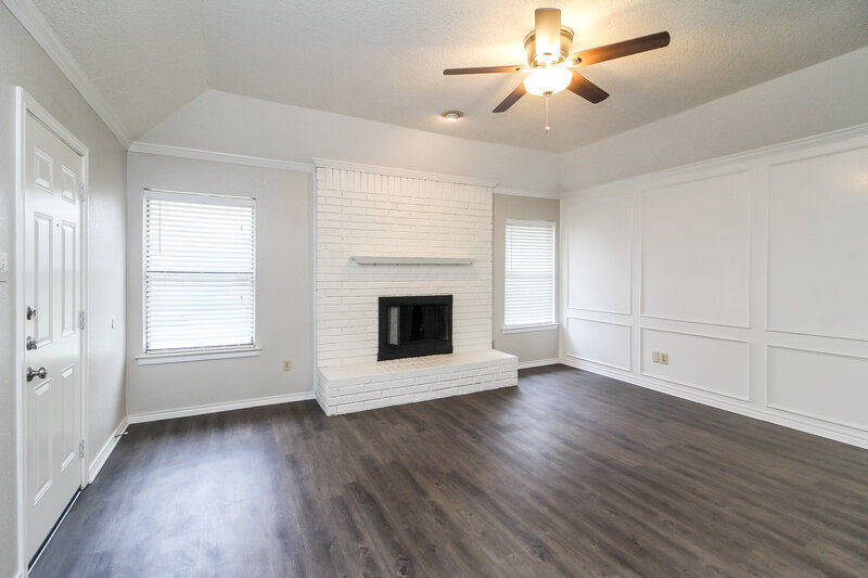 1,930/Mo, 4836 Barberry Drive Fort Worth, TX 76133 Living Room View 2