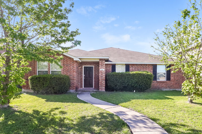 2,076/Mo, 1014 Blackberry Trail Lancaster, TX 75134 External View