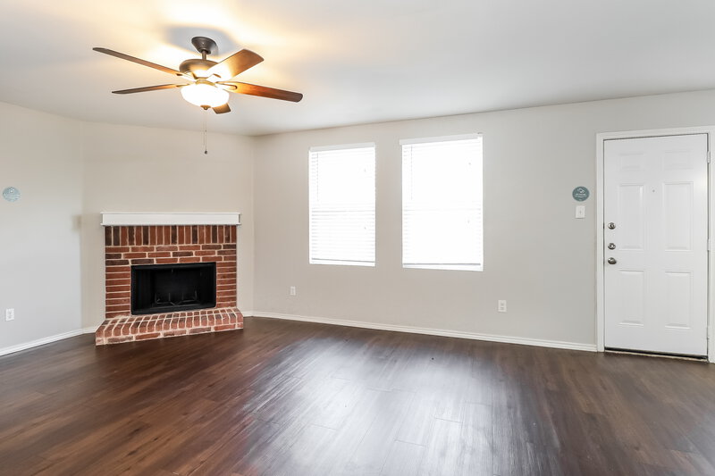 2,076/Mo, 1014 Blackberry Trail Lancaster, TX 75134 Living Room View 2