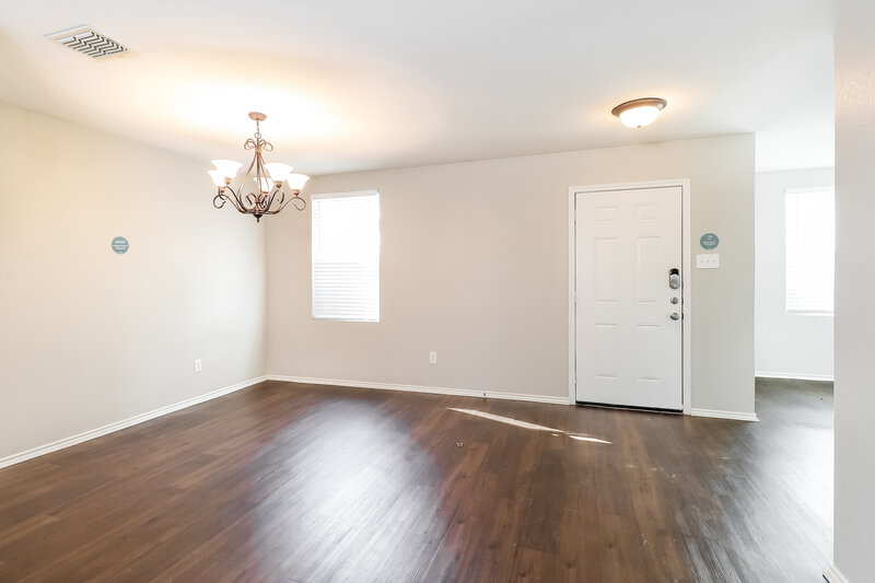 2,076/Mo, 1014 Blackberry Trail Lancaster, TX 75134 Dining Room View 2