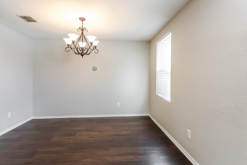 2,076/Mo, 1014 Blackberry Trail Lancaster, TX 75134 Dining Room View 3