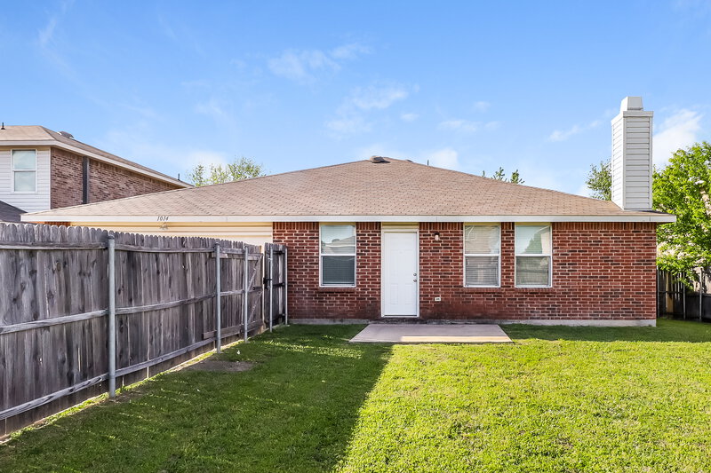 2,076/Mo, 1014 Blackberry Trail Lancaster, TX 75134 Rear View