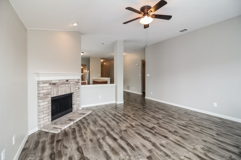 2,300/Mo, 1320 Illinois Ave Lancaster, TX 75134 Living Room View 2