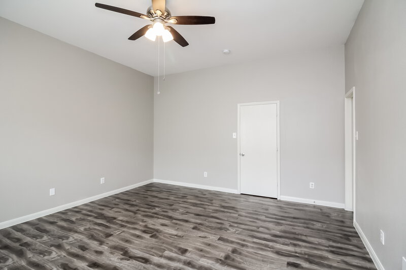 2,300/Mo, 1320 Illinois Ave Lancaster, TX 75134 Living Room View 6