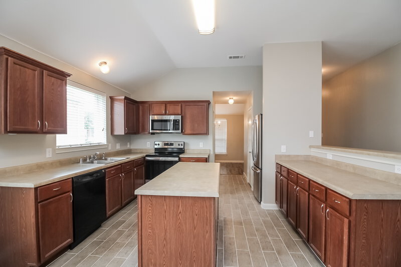 2,300/Mo, 1320 Illinois Ave Lancaster, TX 75134 Kitchen View