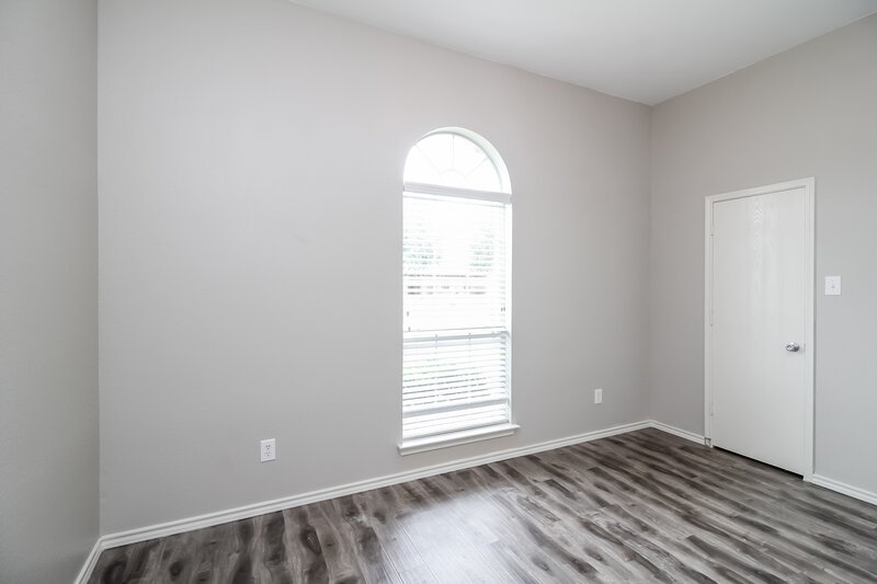 2,300/Mo, 1320 Illinois Ave Lancaster, TX 75134 Bedroom View 2