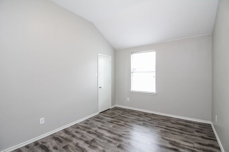 2,300/Mo, 1320 Illinois Ave Lancaster, TX 75134 Bedroom View 3