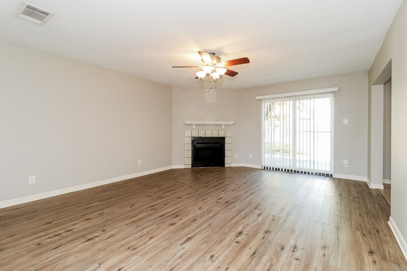 2,065/Mo, 4821 Woodstock Drive Fort Worth, TX 76137 Living Room View