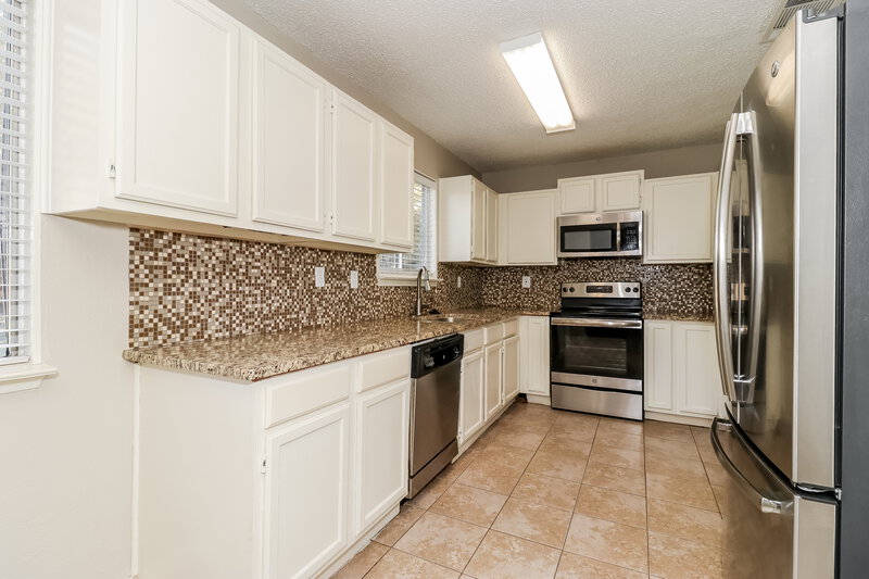 2,065/Mo, 4821 Woodstock Drive Fort Worth, TX 76137 Kitchen View