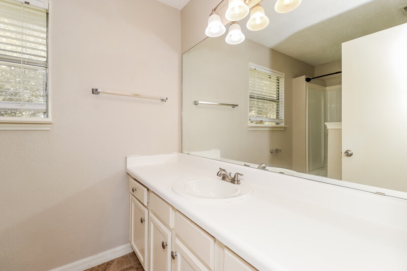 2,065/Mo, 4821 Woodstock Drive Fort Worth, TX 76137 Main Bathroom View 2
