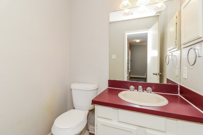 2,065/Mo, 4821 Woodstock Drive Fort Worth, TX 76137 Bathroom View