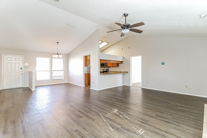1,965/Mo, 2917 Highlawn Terrace Fort Worth, TX 76133 Living Room View 2