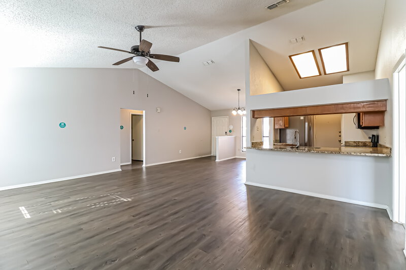 1,965/Mo, 2917 Highlawn Terrace Fort Worth, TX 76133 Living Room View 3