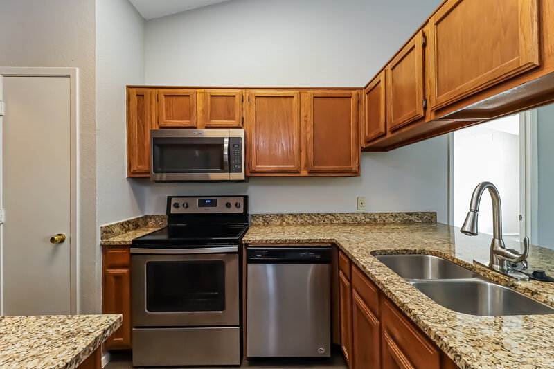 1,965/Mo, 2917 Highlawn Terrace Fort Worth, TX 76133 Kitchen View