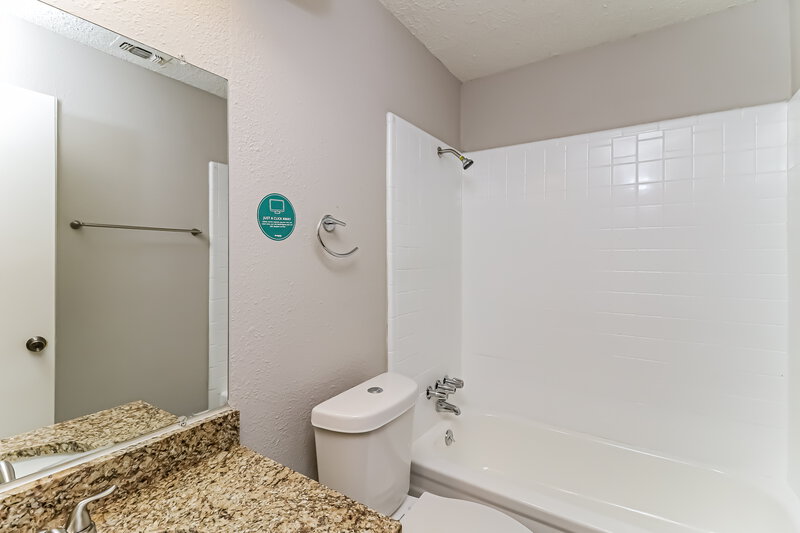 1,965/Mo, 2917 Highlawn Terrace Fort Worth, TX 76133 Bathroom View