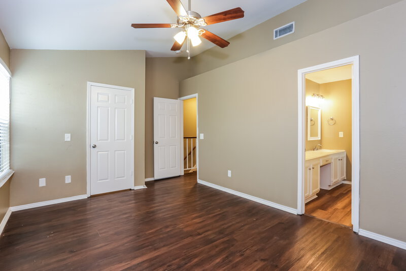 2,460/Mo, 1524 Chapman St Cedar Hill, TX 75104 Main Bedroom View 2