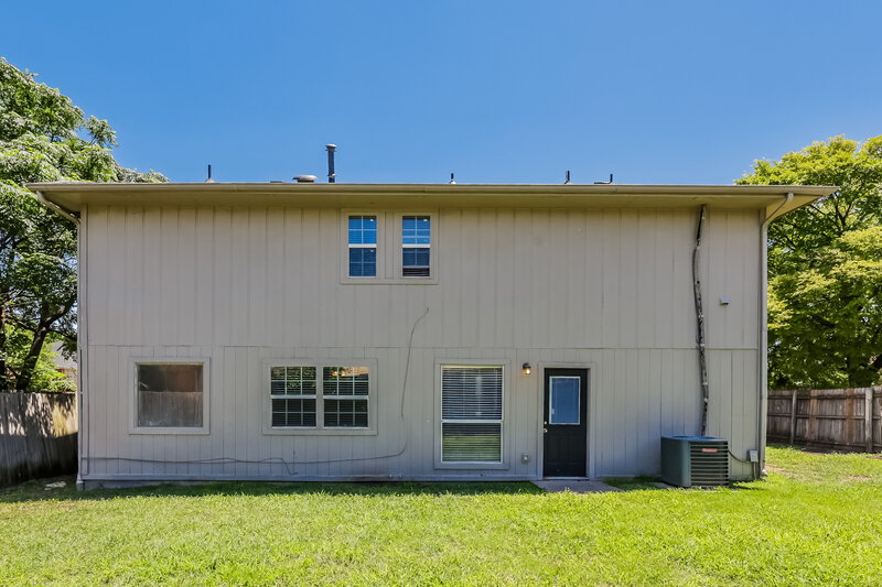 2,260/Mo, 1119 Brewer Dr. Cedar Hill, TX 75104 Rear View