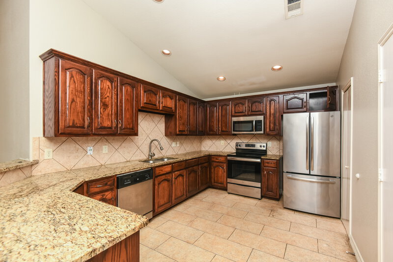 1,800/Mo, 1268 Kielder Circle Fort Worth, TX 76134 Kitchen View