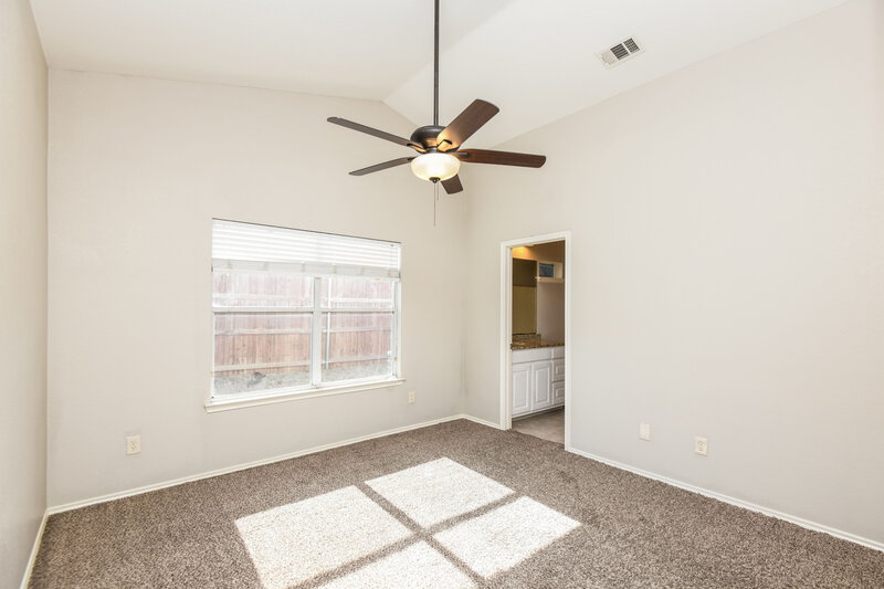 1,800/Mo, 1268 Kielder Circle Fort Worth, TX 76134 Main Bedroom View