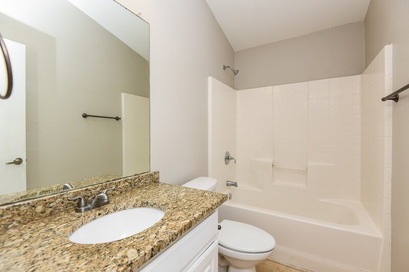 1,800/Mo, 1268 Kielder Circle Fort Worth, TX 76134 Bathroom View