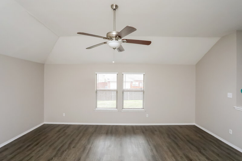 2,055/Mo, 1338 Kentucky Avenue Lancaster, TX 75134 Living Room View 2