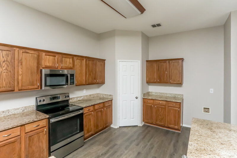 2,055/Mo, 1338 Kentucky Avenue Lancaster, TX 75134 Kitchen View