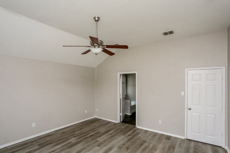 2,055/Mo, 1338 Kentucky Avenue Lancaster, TX 75134 Main Bedroom View 2