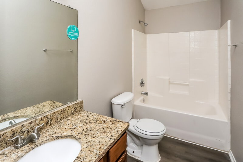 2,055/Mo, 1338 Kentucky Avenue Lancaster, TX 75134 Bathroom View
