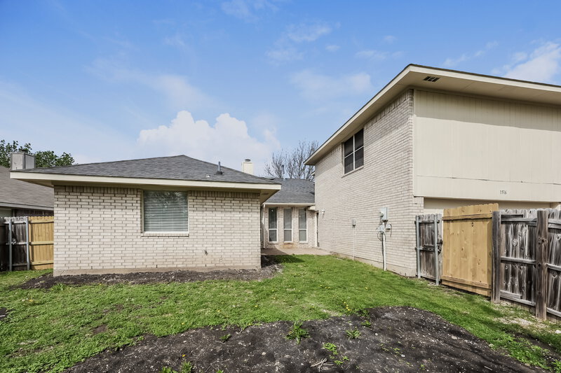 2,660/Mo, 1516 Warwick Drive Lancaster, TX 75134 Rear View