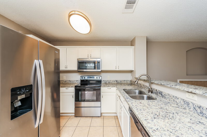 2,315/Mo, 1616 Columbia Drive Glenn Heights, TX 75154 Kitchen View