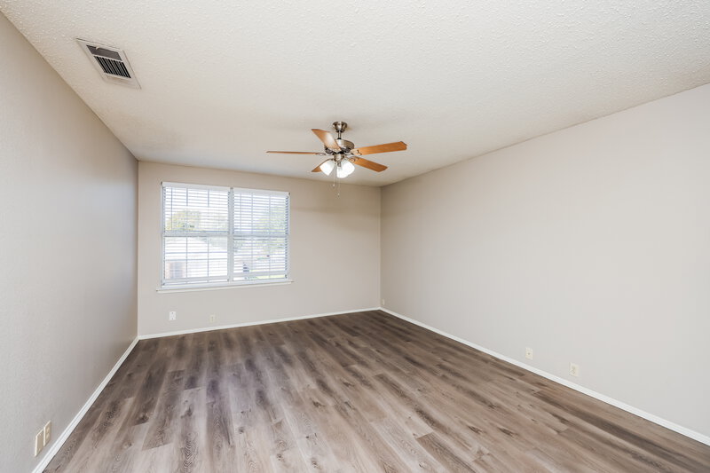 2,315/Mo, 1616 Columbia Drive Glenn Heights, TX 75154 Main Bedroom View