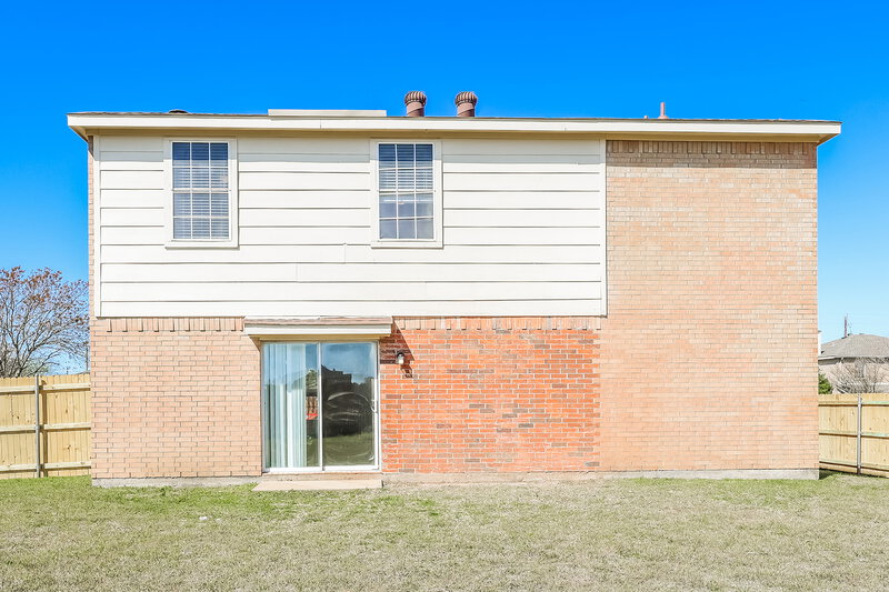 2,315/Mo, 1616 Columbia Drive Glenn Heights, TX 75154 Rear View