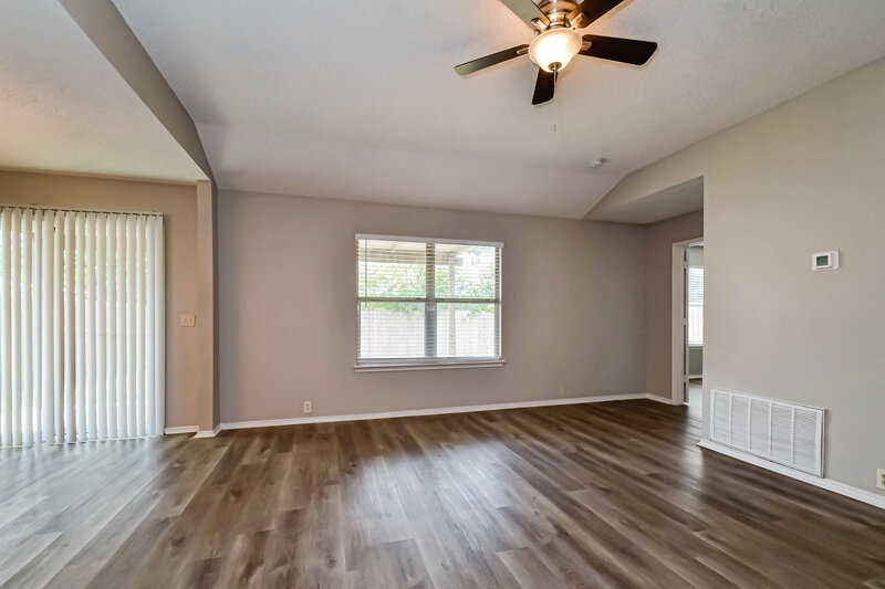 2,025/Mo, 1009 Springcreek Dr Denton, TX 76210 Living Room View 2