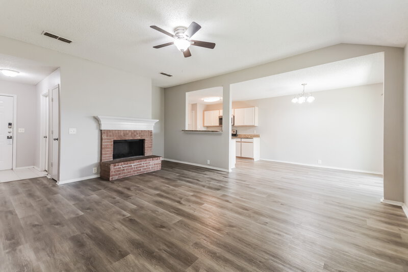 2,010/Mo, 1009 Springcreek Dr Denton, TX 76210 Living Room View 2
