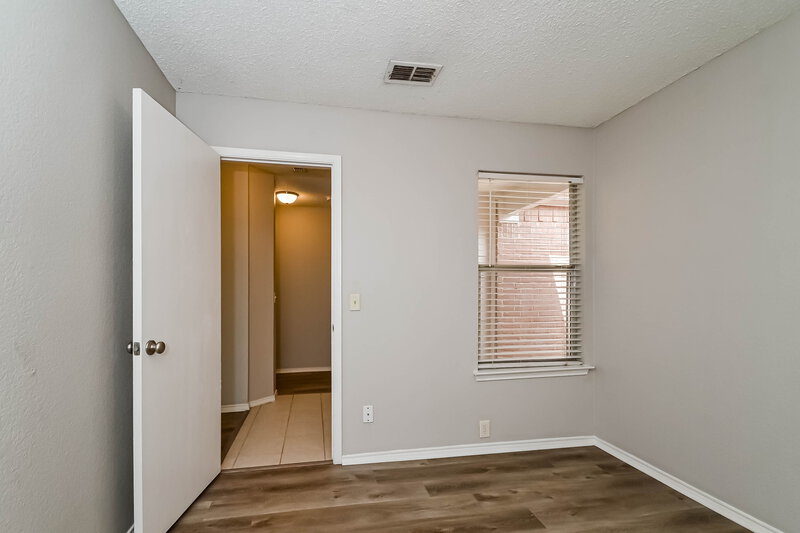 2,025/Mo, 1009 Springcreek Dr Denton, TX 76210 Bedroom View 3