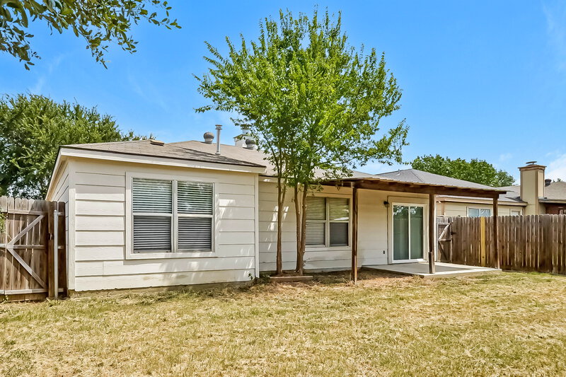 2,025/Mo, 1009 Springcreek Dr Denton, TX 76210 Rear View