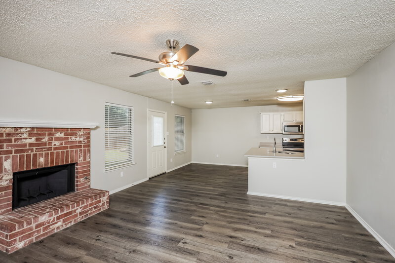 2,445/Mo, 214 Layman Dr Cedar Hill, TX 75104 Living Room View