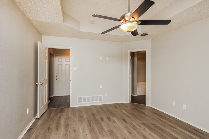 2,445/Mo, 214 Layman Dr Cedar Hill, TX 75104 Main Bedroom View 2