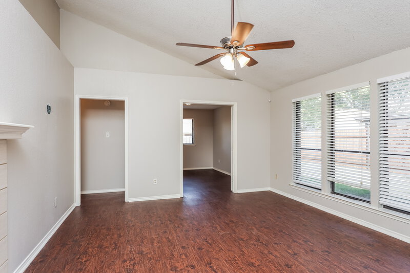 1,980/Mo, 907 Park Place Boulevard Midlothian, TX 76065 Misc View 2