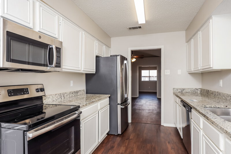 1,980/Mo, 907 Park Place Boulevard Midlothian, TX 76065 Misc View 5