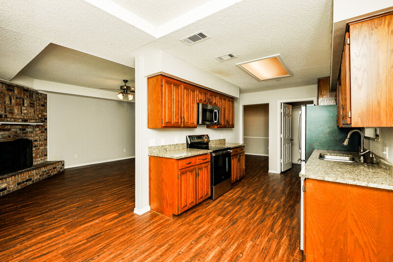 1,975/Mo, 4909 Barberry Drive Fort Worth, TX 76133 Breakfast Nook View 2