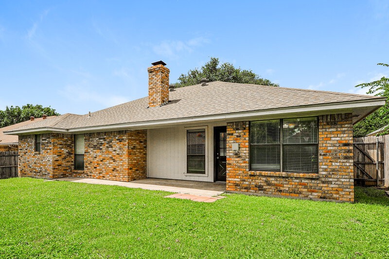 1,975/Mo, 4909 Barberry Drive Fort Worth, TX 76133 Rear View