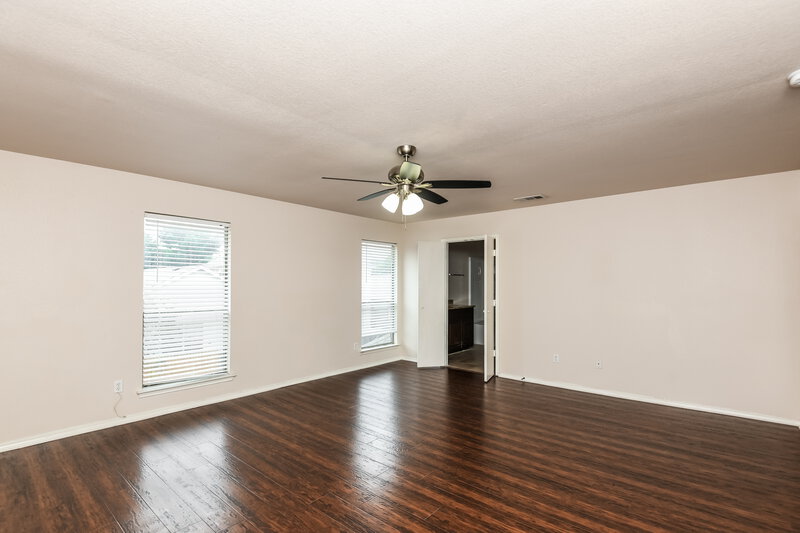 2,215/Mo, 1127 Kielder Court Fort Worth, TX 76134 Main Bedroom View