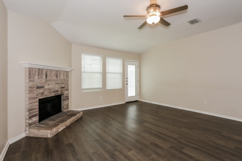2,055/Mo, 636 Horn Street Crowley, TX 76036 Living Room View 2