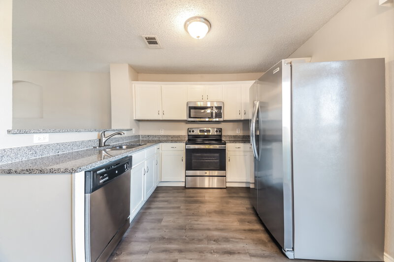 2,060/Mo, 237 Yale Blvd Glenn Heights, TX 75154 Kitchen View