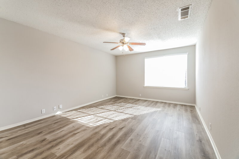 2,060/Mo, 237 Yale Blvd Glenn Heights, TX 75154 Main Bedroom View 2