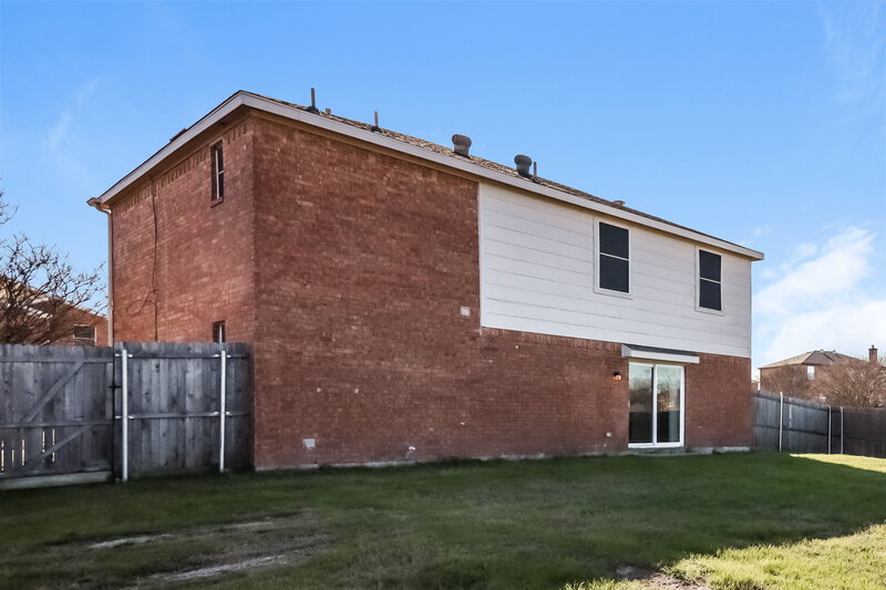 2,060/Mo, 237 Yale Blvd Glenn Heights, TX 75154 Rear View