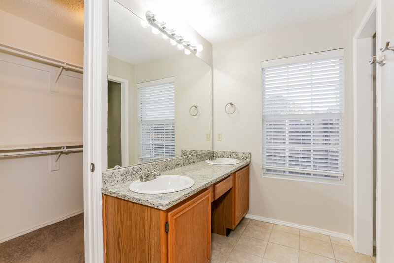2,930/Mo, 7024 Wooddale Drive Watauga, TX 76148 Main Bathroom View